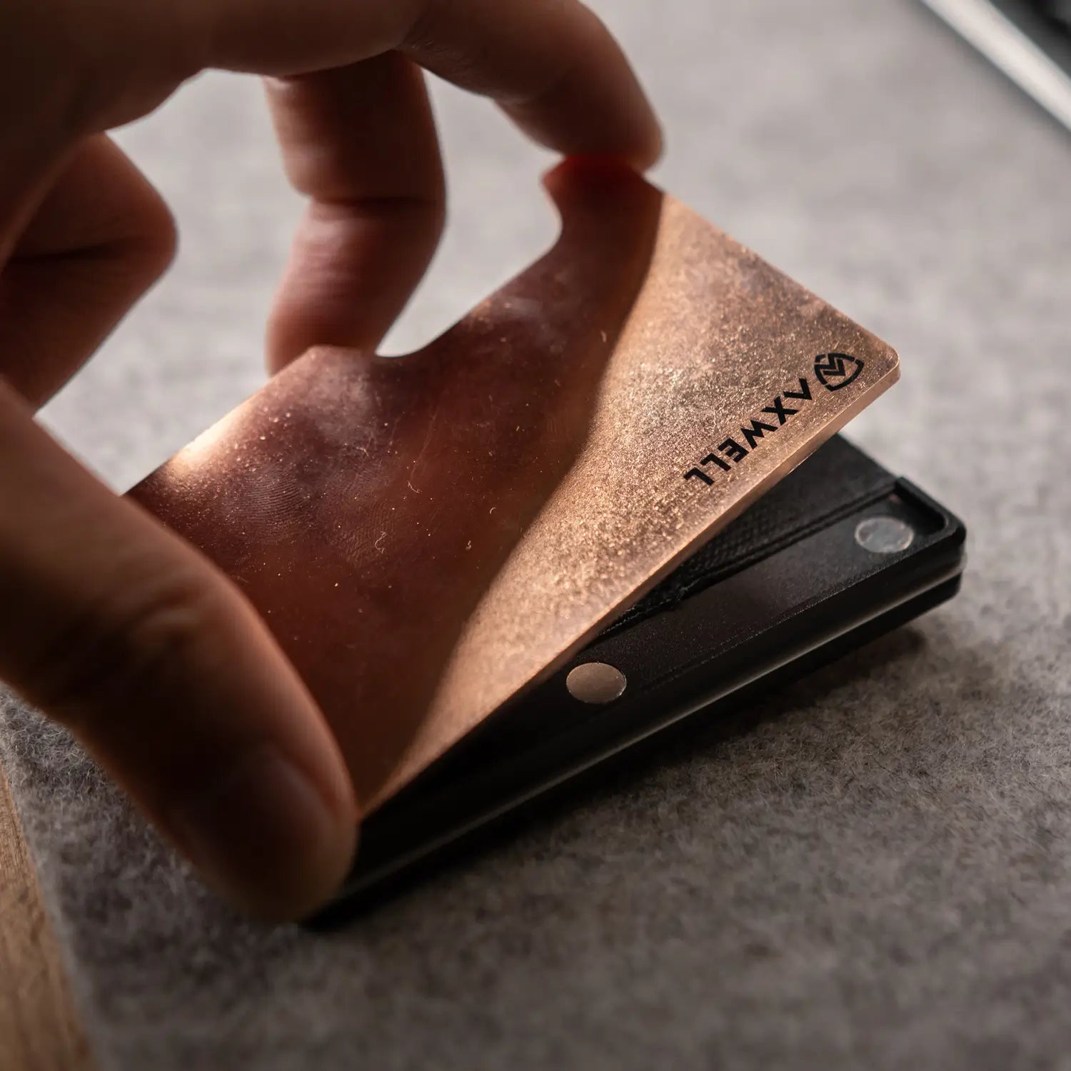 AXWELL Wallet - Embedding Magnets